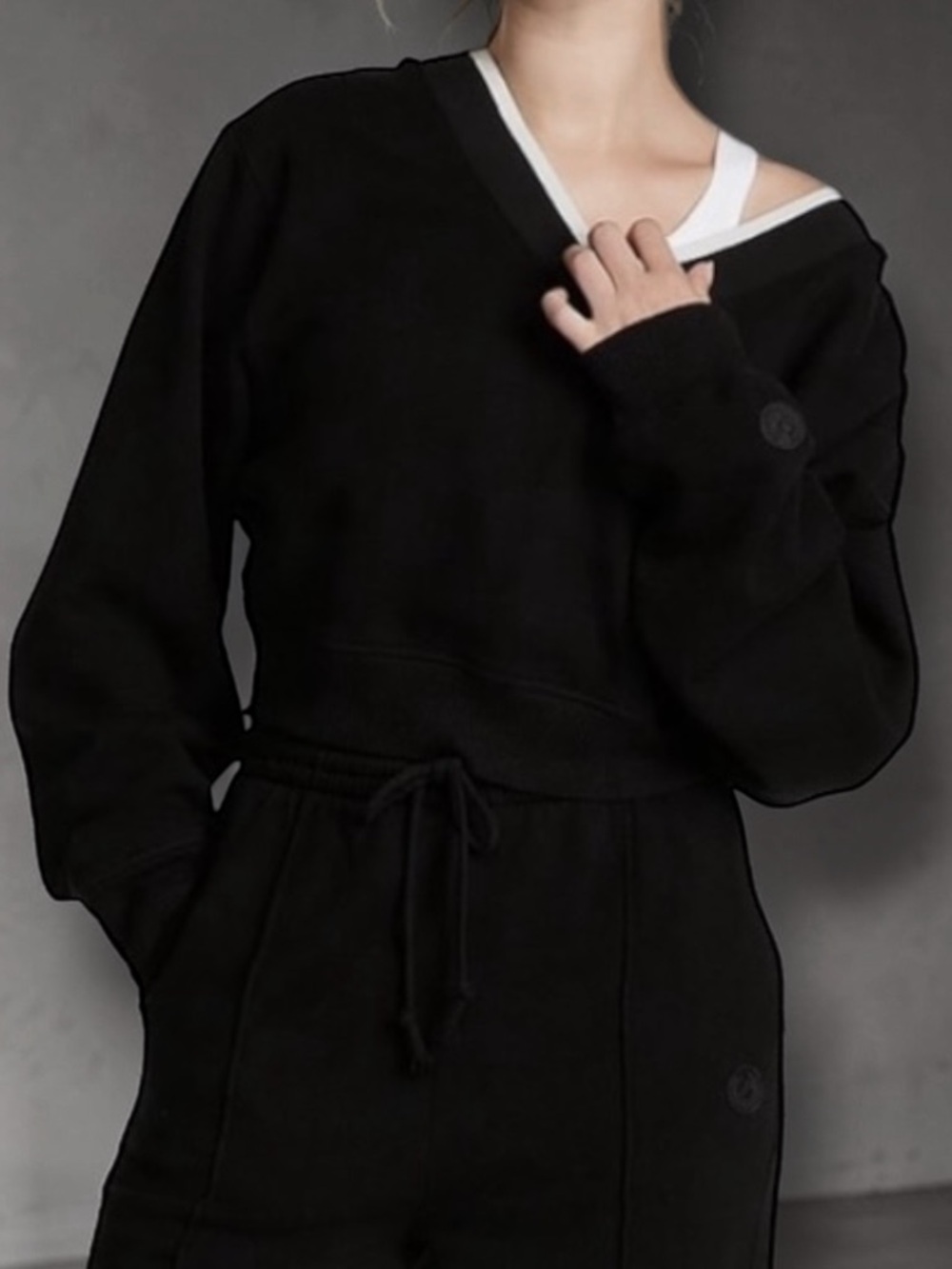 PINK Victoria's Secret Black V-Neck Sweatshirt Fleece NWT